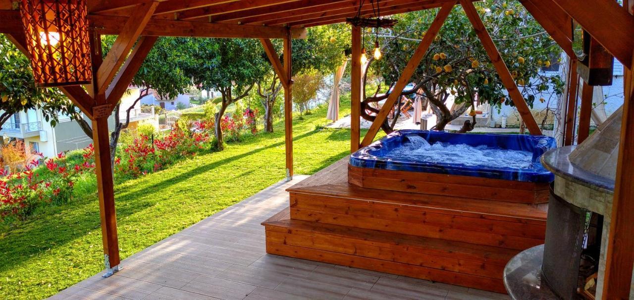 The Elysian At Nicopolis Jacuzzi Apartman Nikopolis Kültér fotó