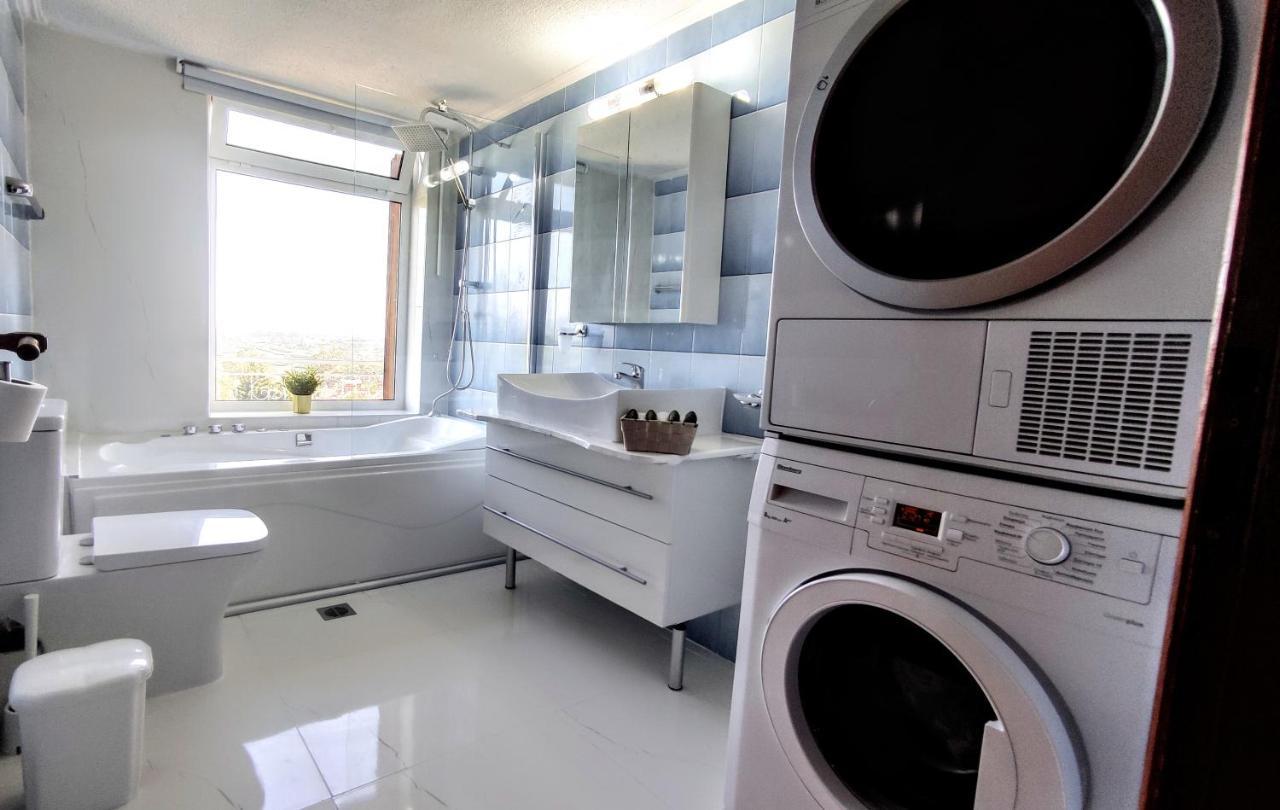 The Elysian At Nicopolis Jacuzzi Apartman Nikopolis Kültér fotó