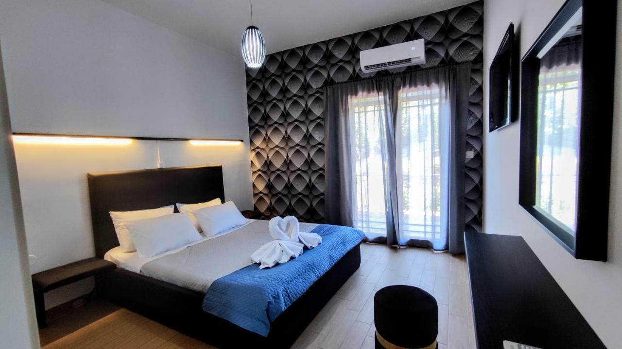 The Elysian At Nicopolis Jacuzzi Apartman Nikopolis Kültér fotó