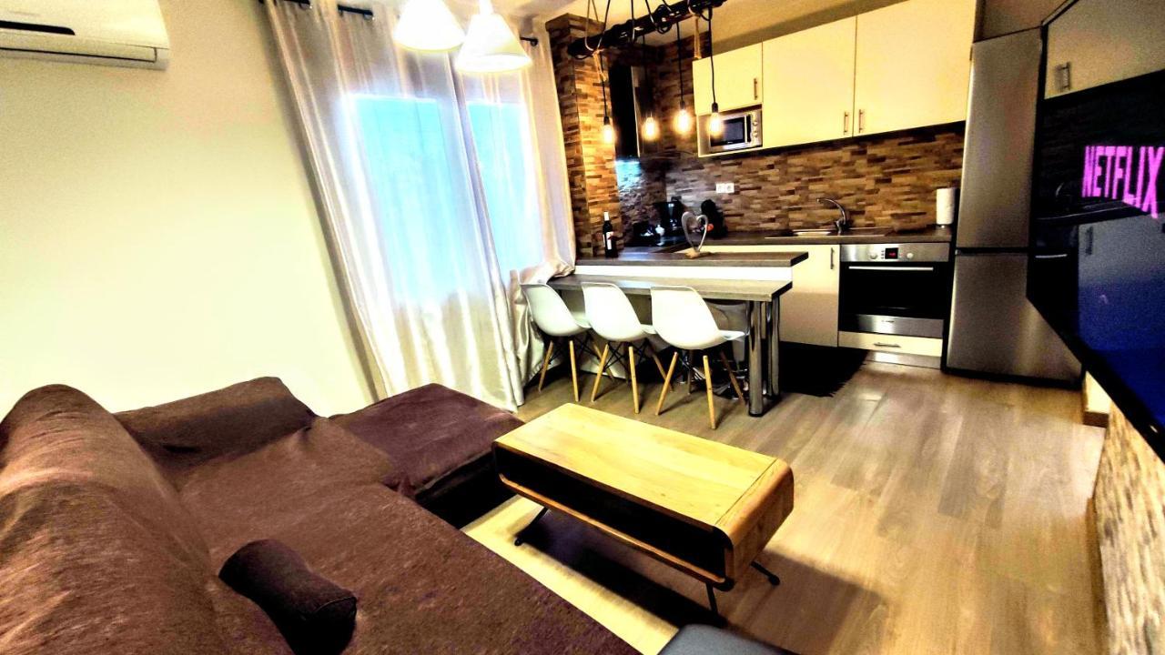 The Elysian At Nicopolis Jacuzzi Apartman Nikopolis Kültér fotó