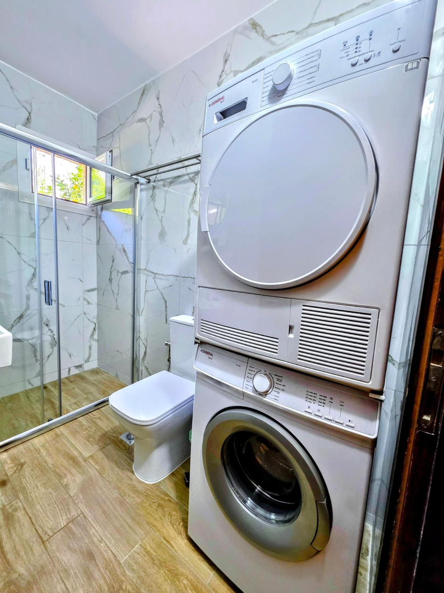 The Elysian At Nicopolis Jacuzzi Apartman Nikopolis Kültér fotó
